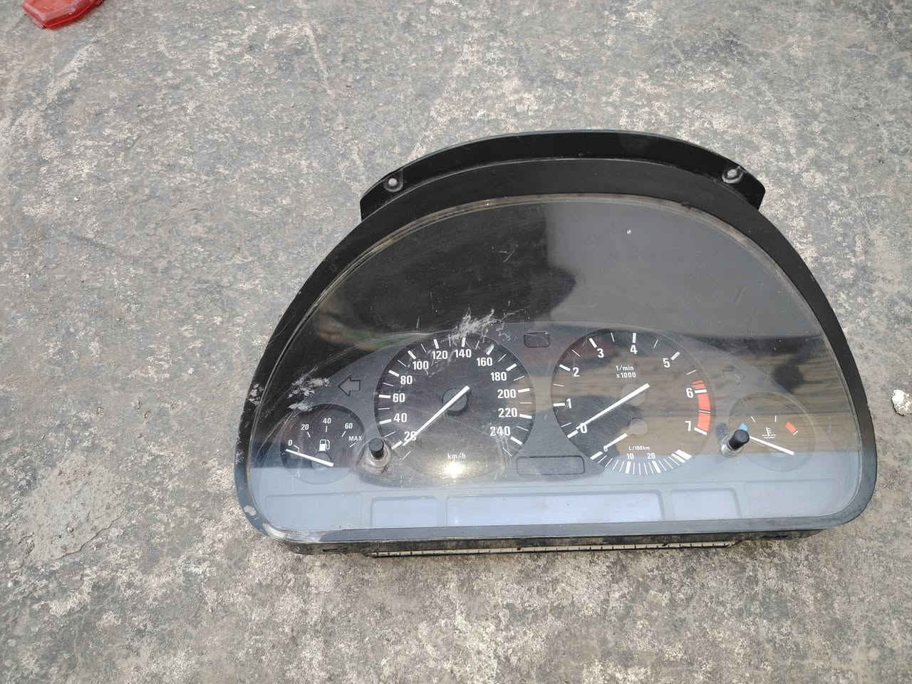 السلام عليكم اخوان غراض خفاش للبيع تانكي وجاملغ وبنيد قيم واخذ بيهن اضرار
دركه جدا نضيفه سعرها ٤٠الف

قباقة مكينه ٢٥

تنته سلايت الواحد ب١٠

لايت مع سكن خفاش جهه السائق مال ٢٠٠٠ ب٢٥

سلف ٨سلندر ب٥٠
شاشه خفاش ب٤٠
مروحه تبريد بس ريشه ب١٠

اي سي ٨سلندر ب٢٥

بور ستيرن ٣خطوط ب٣٠

فجوج امامي واحد خلفي خفاش ب٦٠

فلنجات امامي زوج ب٢٠

مروحه مع كلج ٢٥

كيجات بيهه خربطه شويه ب٢٥

جكات دعاميه ب٥زوج

كبسوله دركه ب١٠

دمام خلفي فارغ ب١٥

بور بريك ب٢٥

كت دعاميه خفاش ب٢٥ 

دكم جام مال ٥٠٠ ب١٠

جوزه حماوه وصباحيه مع الفافونه ب١٠

مكاني بغداد حي اور رقمي ***********
