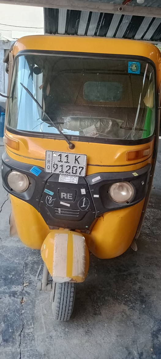 سلام عليكم  تكتك البيع موديل 18 مكان بغداد الغزالية رقم *********** السعر  خمسه ونص
