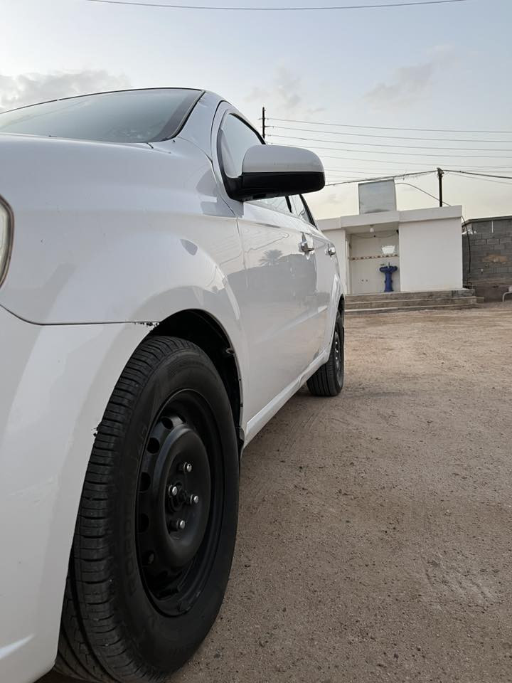 السلام عليكم
أفيو 2011 خليجي

محرك 1600

تبريد ثلج ❄️ 

تخم تاير جديد سياره جديده طبعاً التصوير عل وصخ مامغسوله احلى من الصور كفاله عامه بس بيها ملاحضات بسيطه رقم مميز كهربائيات كلها شغاله شاشه دهن وفلتر وهايدروليك البارحه بدلتهن كله اصلي ترايها للحدود هزه لل 2030

السعر 63$ لان سياره جديده احلى من الصور 

مكاني الأنبار الرمادي البريشه ‭

👇للأستفسار اكثر الاتصال 

‭0783 239 4970‬
