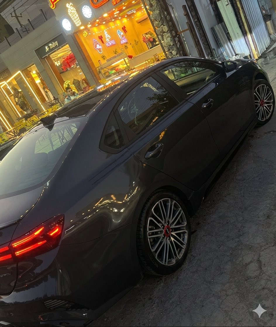 📣 للبيع: كيا فورتي جيتي لاين
بحالة الوكالة ونظافة تامة
المواصفات الأساسية:
• الموديل: 2024.
• المحرك: 2,000 MPI (دوش)
• المسافة المقطوعة: 18,600 ميل (30 ألف كيلو متر فقط).
• ناقل الحركة (الكير): نظام IVT المتطور 8 نمر
🕹️ الأنظمة الذكية وتثبيت السرعة:
• نظام تثبيت السرعة الذكي (Smart Cruise Control)
• أنظمة القيادة (Drive Modes): تشمل (Smart, Normal, Sport)
🛠️ حالة السيارة والإدامة (بكل أمانة):
• تفاصيل الحادث: الحادث بابين مال الراكب ومبدلات اصلي مو صيني او تايواني، مع تصليح الدوسات وأقل الشبر من الجاملغ الخلفي.
• الضرر: بسيط جداً ناتج عن "النقل" فقط.
• البجم (الأمامي والخلفي): كبس بلادي 100% (بدون تصليح عشوائي).
• الإيرباك: المفتوح (البردة وكشن الراكب)
• تخم التاير: تايرات الشركة الأصلية (البلادية) بحالة ممتازة.
• الأرضية: مغلفة جلد بالكامل.
• الإدامة والزيت: إدامة دورية حسب الكتلوك، والزيت المستخدم هو AMSOIL الأصلي من الشركة حصراً.
✨ المواصفات والإضافات:
• فتحة سقف، شاشة كبيرة (Apple CarPlay / Android Auto).
• كاميرا خلفية دوارة HD.
• رادارات جانبية ونظام الحفاظ على المسار (LKA).
• تحكم ستيرن كامل (تصميم الـ GT-Line الرياضي - D-Cut).
📍 المكان: بغداد - البياع.
💰 السعر: 18,000$ (180 ورقة).
📞 للتواصل: ***********
