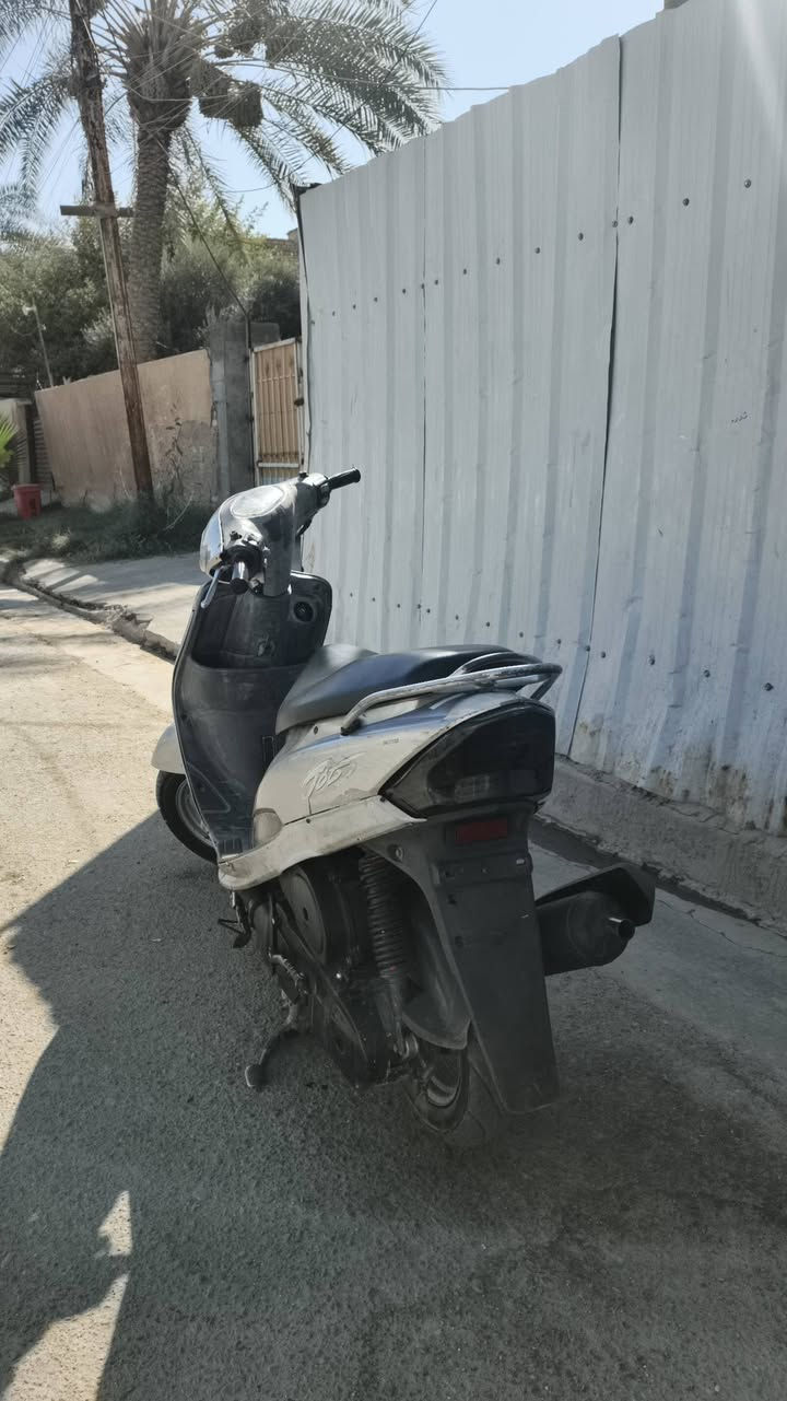 سلام عليكم ماكس نكره سلف محركه اخرس نضيفه كلش ومكفوله مابيه شي كله شغالات مابيه نقص يعني اي نقص مابيه عداد بانزين وسرعه شغالات سعر ب550وبيه مجال المكان بغداد الشعب الاستفسار *********** بي وتساب رسلوني
