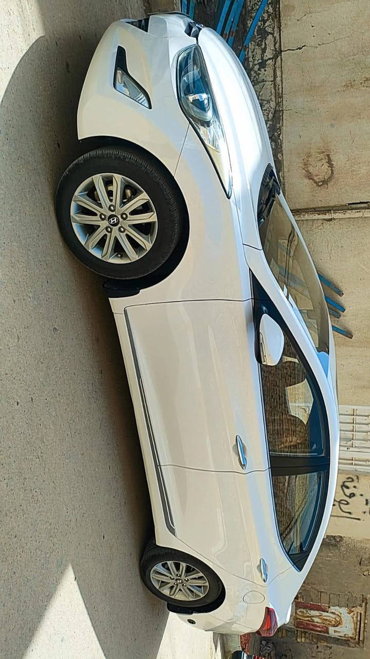 السلام عليكم 
النترا خليجي 2016 فول عدا البصمة
محرك 1800
جاملغ خلفي شبر صبغ فقط
الرقم ذي قار
***********
السعر 135
