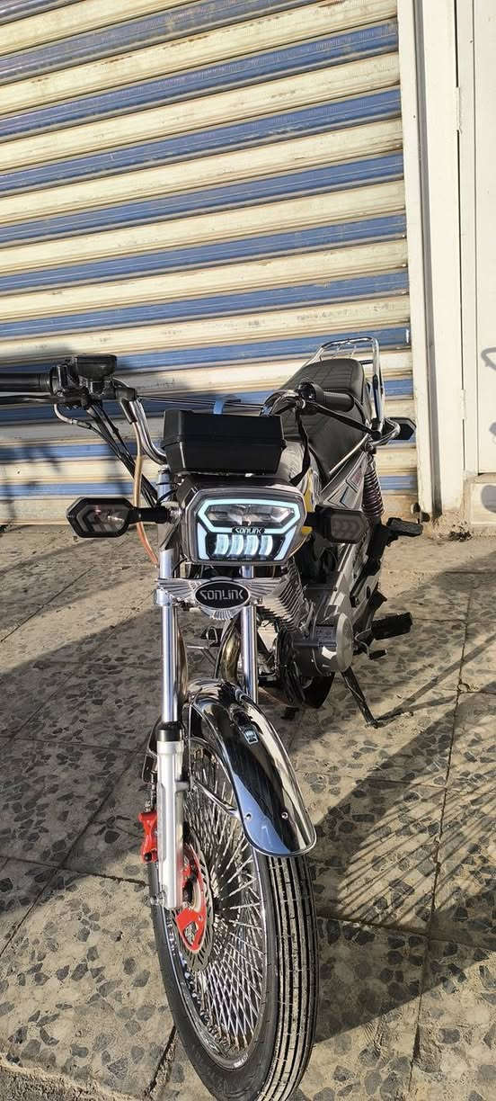 السلام عليكم لبيع تايكر
موديل 24 شهر 12 طالعه من الوكيل 

كفاله عامه محرك ما مفتوح ناعمه تراي وين ما تريد 

 اوراق خمسه كامله 

السعر 650 وبيهه مجال بسيط الخاص مفتوح 

رقم الهاتف *********** مكاني بابل الحمزه الغربي
