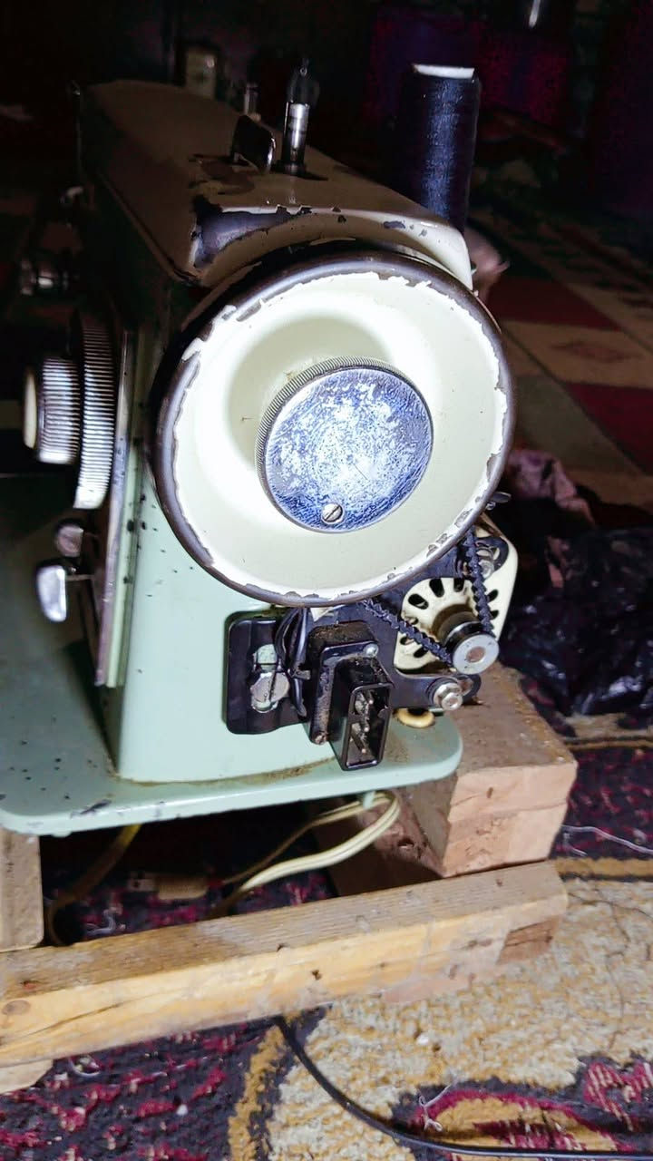 السلام عليكم مكينة خياطة للبيع براذر ياباني تشتغل تطريز  وا اوفر السعر 175 وبيهة مجال العنوان بغداد النهروان التصال ***********
