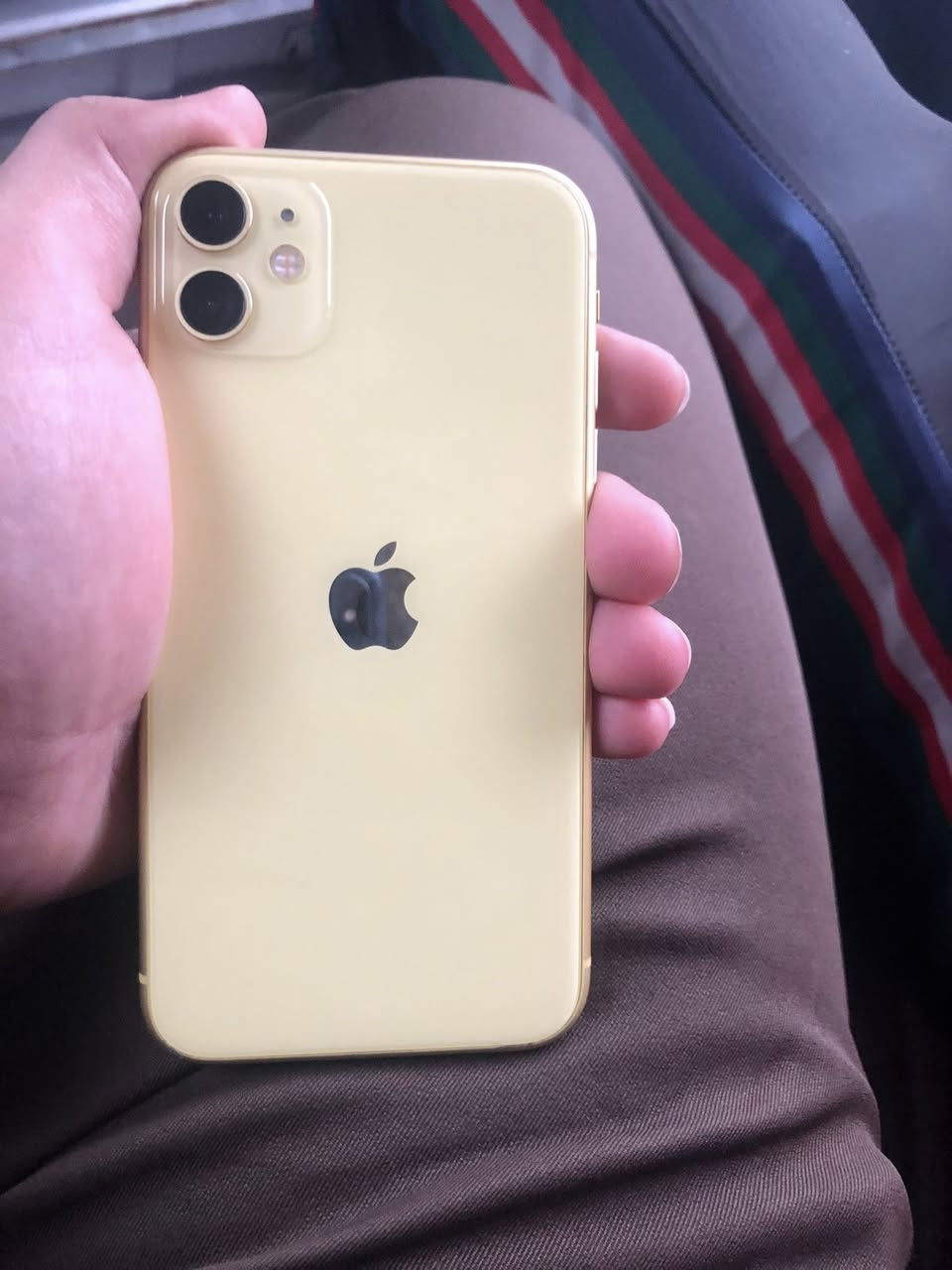 ايفون 11 عادي سعره 190 وبي مجال  تليفون نضيف لون مميز مكفول كامرات تصال مايكات مبدل شاشة احسن نوع 3 خيارات وبطارية  اصليات بغداد بلديات ***********
