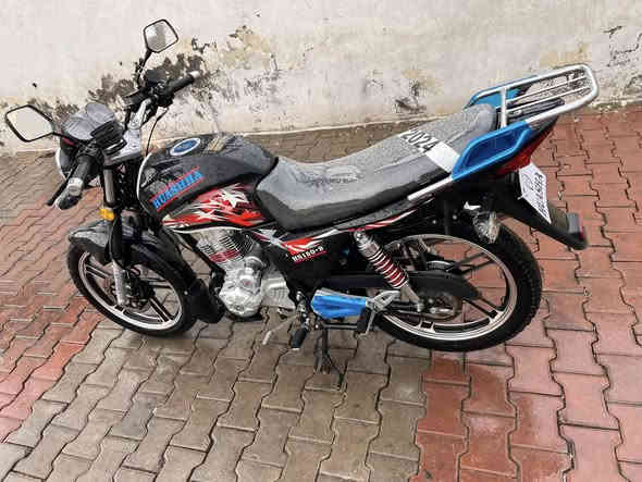 للبيع هيوشه موديل 2024 
منفيس فقط 
بعده زيرو فول نضافه 
السعر مليون و ٥٠ الف 
العنوان رمادي تاميم 
***********
