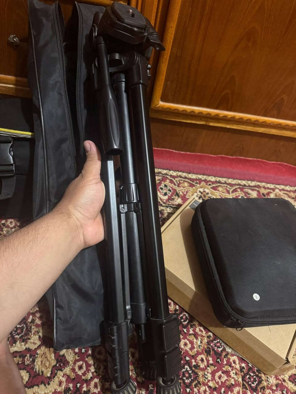 للبيع
١.كامرا نيكون D5300 النضافة ٩٠٪ الملحقات جنطة بطاريات عدد 2 حزام كتف السعر٤٥٠وبيها مجال

٢.انارة كامرا لونين شمسي وابيض كلش قوية ومرتبة

(غير مستعملة) السعر ٩٠

٣.مايكات ماركة xtuga  كلش مرتبات وبعدهم جديدات

(غير مستعمل) السعر ٩٠

٤.درون صيني تصوير واضح اخذتهة ب١٤٠قيم واخذ بالي يرضي الله للعلم مامستعملة 

٥.ستاند كامرا نوعية جيدة السعر٣٠استعمال قليل نضافة٩٥٪

مكاني المشاهدة يم الجسر ***********
