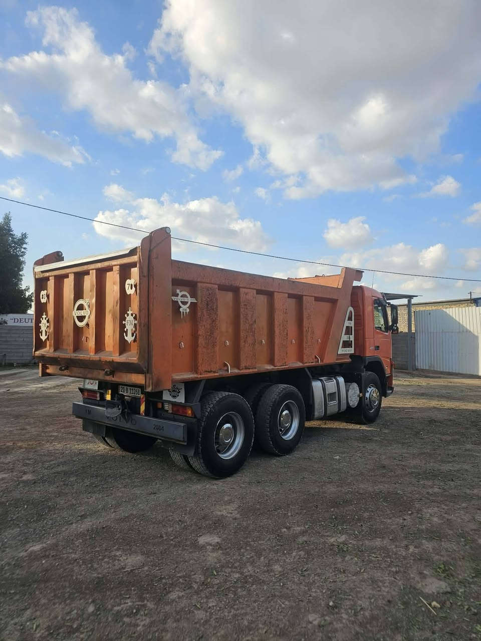 السلام عليكم فالفو شيطان البيع 2004 كير 3في3 مكفوله كفاله عامه سنويه بسمي مكان واسط سعر 450 بيه مجال ***********//***********
