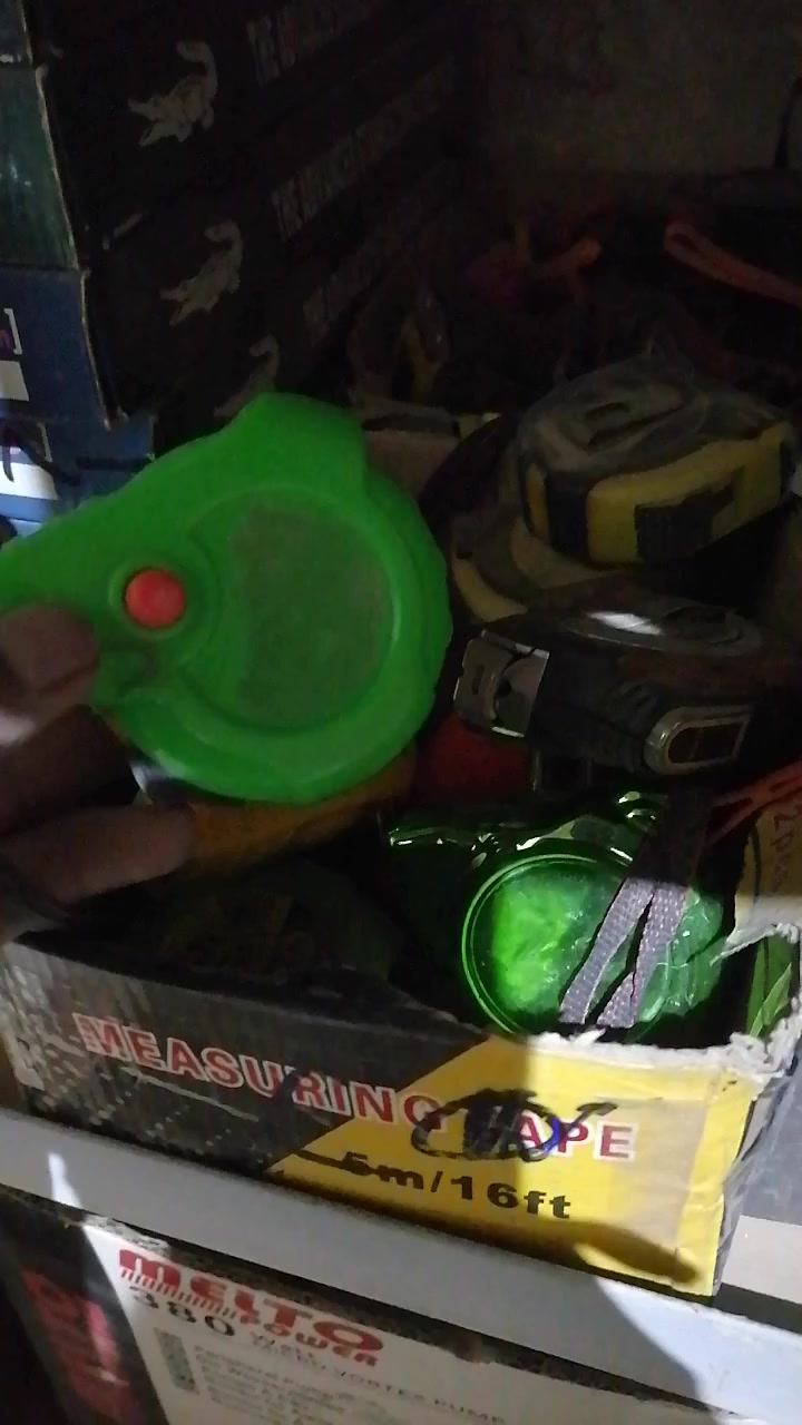 يوجد لدينا مواد نشايه البيع مكان حديثه حي العسكري قرب اذاعه رقم الهاتف ***********
