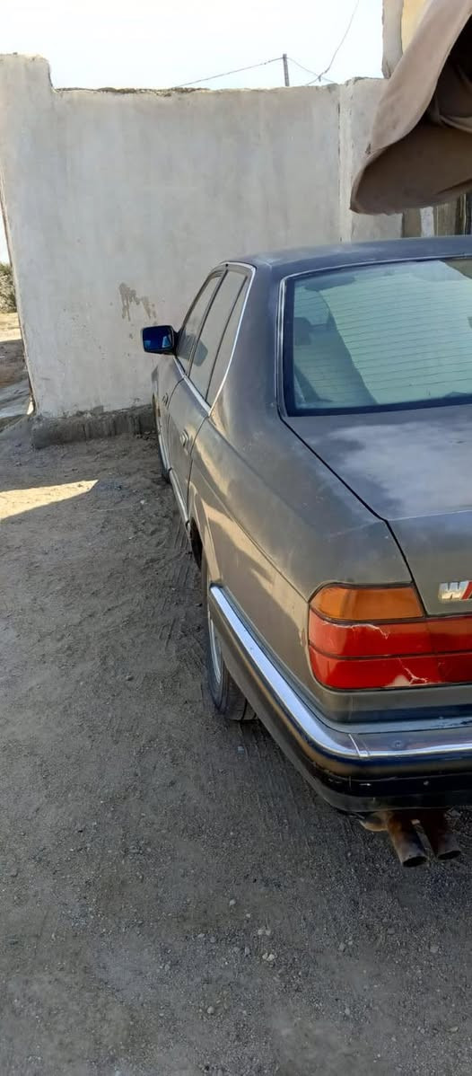 بي ام735موديل91مكينه مفتوح لون نفطي مكينه مكفوله لاتنقيص ولاتبخير ولاحماوه سعر 30وبيه مجال مكاني ناصريه للتفاصيل ***********
