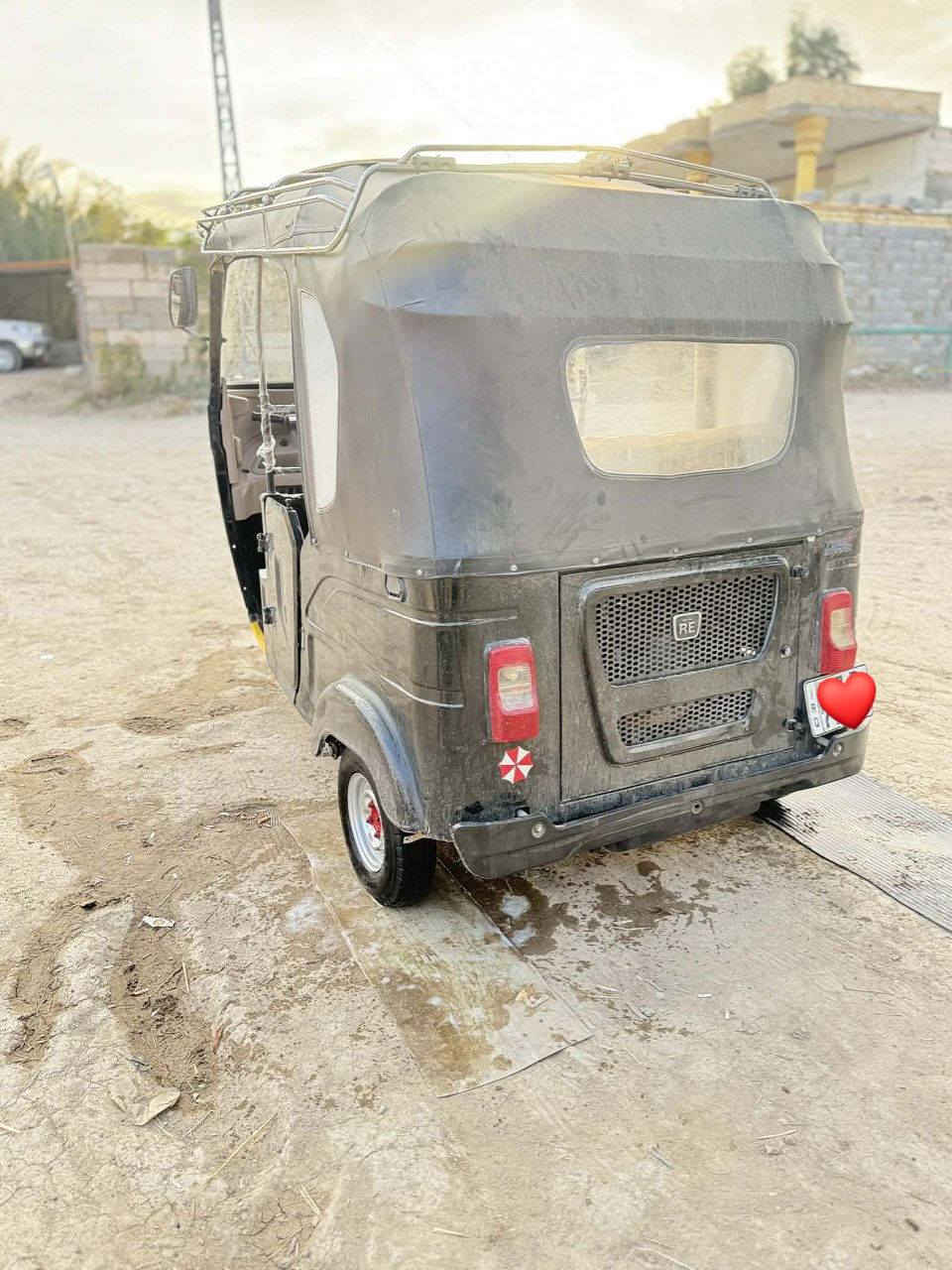 سلام عليكم تكتك للبيع موديل 22 شهر 11 رقم وسنويه ذي قار مكاني ناصرية خاص مقلق  للاستفسار ***********
