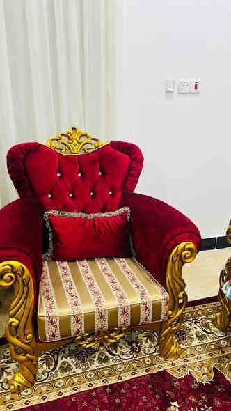 للبيع قنفات نظيفات جداً
عشره نفر

تواصل وتساب ***********
