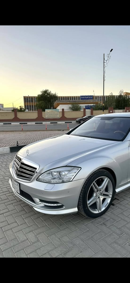 ***********اس 550 ٢٠٠٧ ماشية ١٥٠ الف كيلو متر
وارد يابان مكفولة فقط جاملغ خلفي كلير مال يابان 
ابواب شفط كلشي بيها شغال 
صفر مسج بدون عطل ولا كلوب معلوك . ادامه كاملة جاهزة من كل النواحي تخم تاير جديد دنلوب 
رقم انكليزي شبه مميز***********
