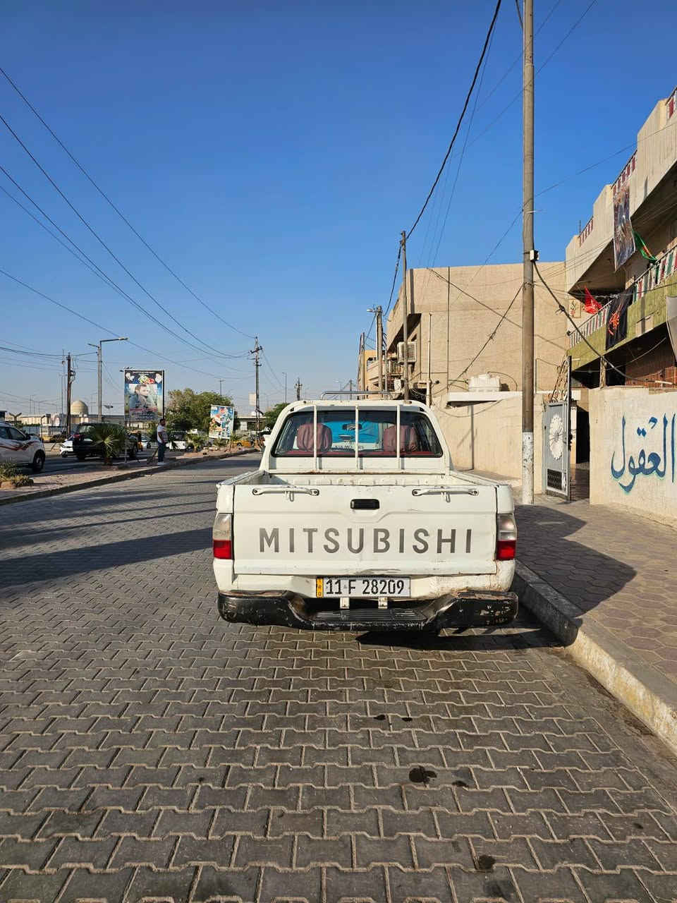 السلام عليكم بيكب ميتسوبيشي موديل 2004 سيارة نظيفة محرك وكير وحدادية نظيفة رقم بغداد انكليزي سنوية لل2031 هزة سيارة جديدة مكان السيارة بغداد الشعلة السعر65$وبيها مجال رقم ***********
