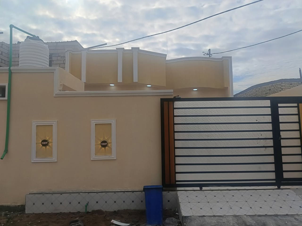 يعلن مكتب عقارات المسار
***********📞📞

♦️ دار للبيع في شط العرب شارع الصقر قرب مدرسه الصقر  
المساحة 200 متر 
ـــ غرفتين ـــ وصالة ــ ومطبخ ـــ واستقبال ـــ وحمامات ــ وكراج 
الســـعر  83وبي مجال  قليل 
للإستفسار ***********
♦️نستقبل كافة العروضات في شط العرب
