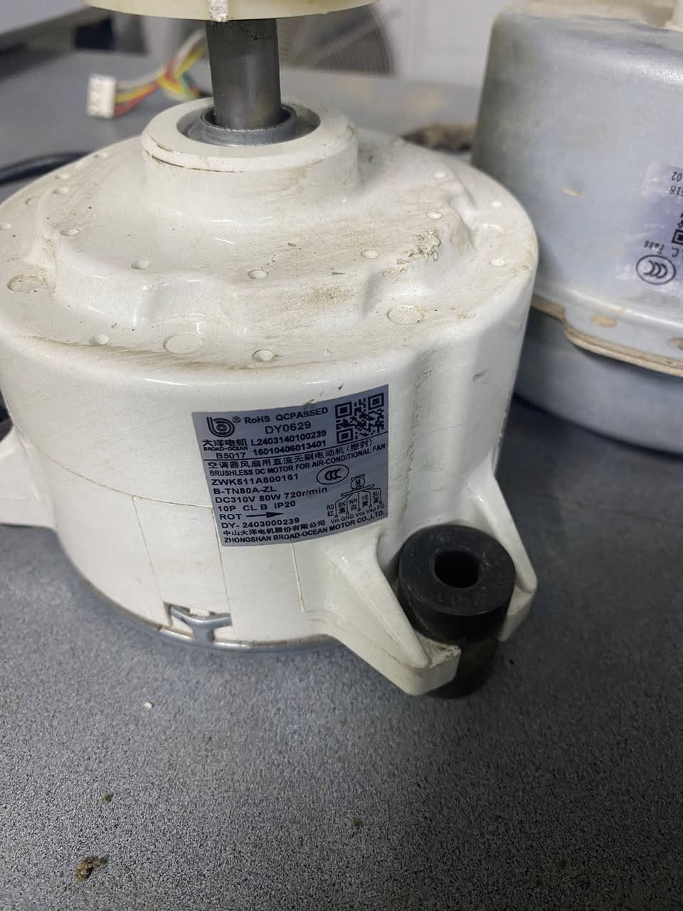 توسوت 3 طن كاسيت/كرمبريسر انفيرتر/كارت داخلي كارت.خارحي فان داخلي  وفان خارجي  للاستفسار ***********
