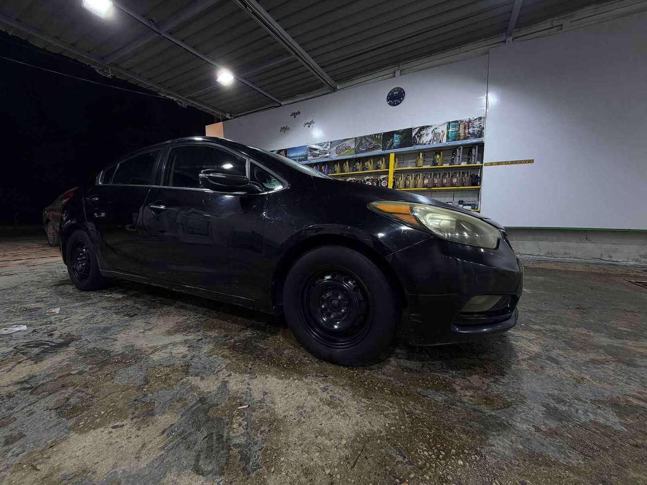 حادث قبق جنطه بدون اي
سلام عليكم للبيع كيا فورتي 2016 وارد امريكي حادثها قبق جنطه مبدل نفس لون فقط شاشه كامره تحكم ستيرن مري شفط 
السعر 108$وقابل للتفاوض شراي اتصل وميكون خاطرك اله طيب للعلم السياره بدون ايرباك وبدون قطره صبغ حته دعامياتها وجاهزه
لأستفسار :***********
*********** كربلاء, العراق
