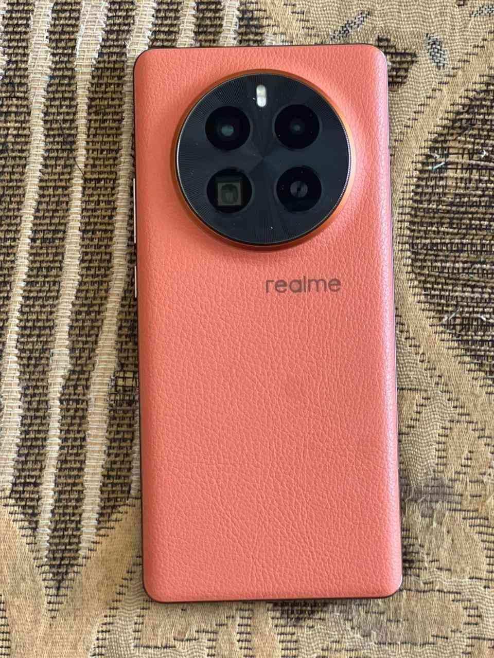 للبيع او المراوس ريلمي  5GT برو
الذاكره العملاقه 1 تيره 
الداخليه 16 +4 يعني 20
اقوه معالج بي سناب دراگون 8 جين 3
زووم 120X يخلي القمر بحضنك 😂
ملحقاته فقط شاحنه 
بطاريته 89 
مكاني شطره 
السعر 525 وبي مجال بسيط 
***********
***********
