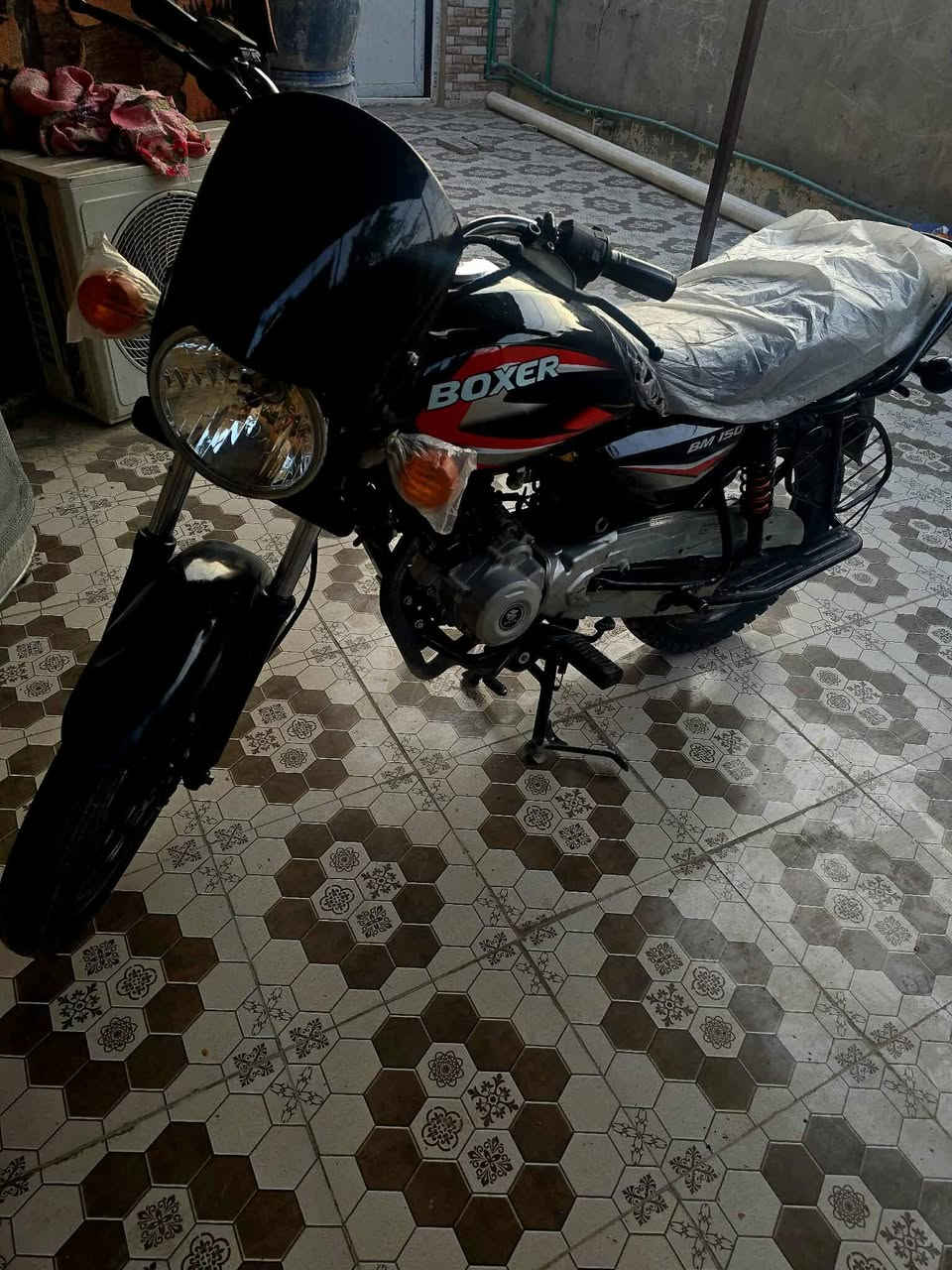 سلام عليكم
دراجه بوكسر اوراق استنساخ معه مكاتبه رسميه 2023
مجفته الدراجه فول شلعه كامله من كهربائيات او مكينه صافيه السعر 750 الف بيه مجال بصيط 
***********
***********
