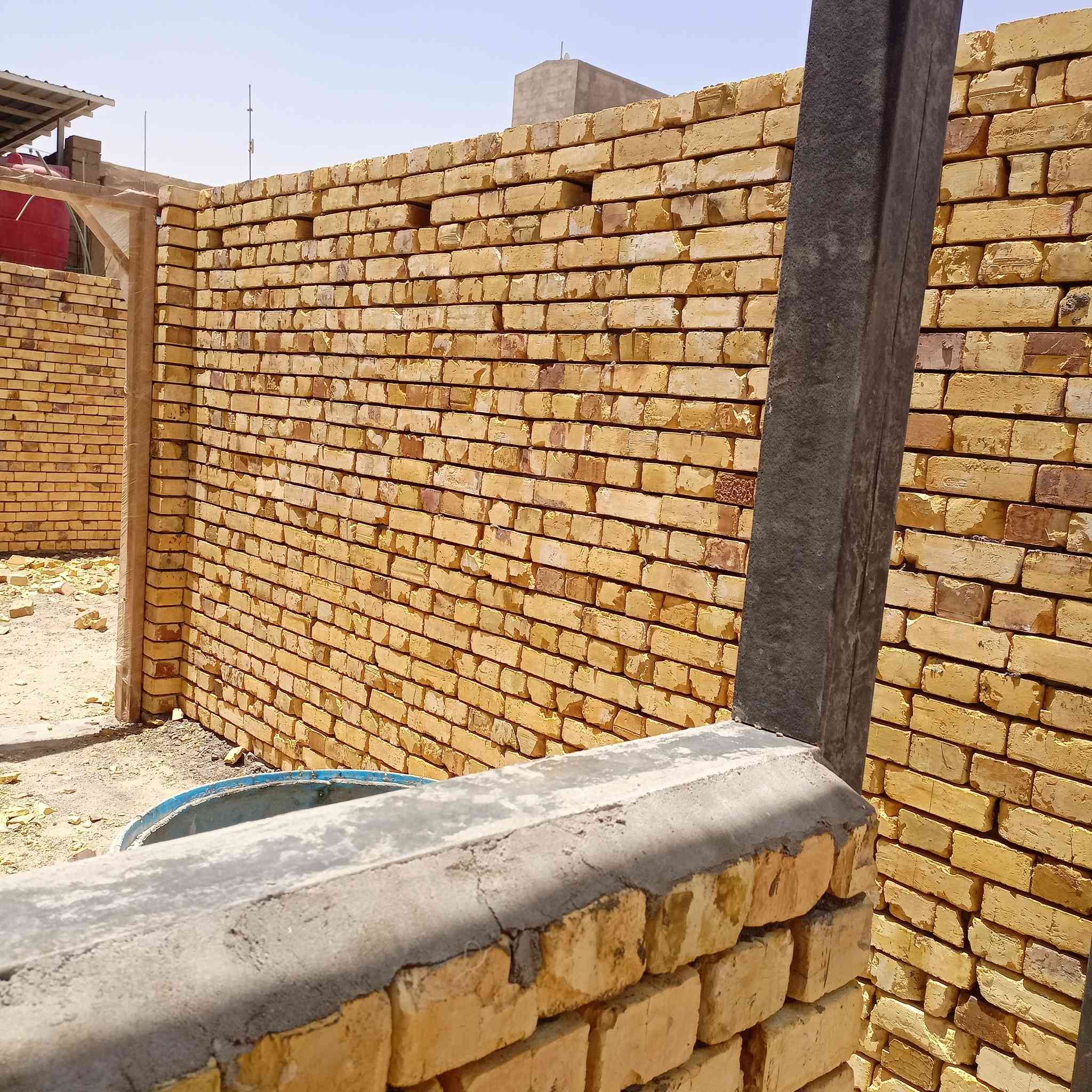 بعض من اعمالي المنجزه ع ارض الواقع ... 
تم والحمد لله اكمال هيكل القبله  إلى مرحلة الرباط الطابق الأرضي.... صور من العمل ... جاري العمل على ذلك وسنوافيكم بالمستجدات قريباُ .. ان شاء الله ... لم أستلم أي مبلغ إلا بعد اكمال المرحلة المتفق عليها ... 
.
للتواصل او للأستفسار عن جميع الأعمال يرجئ مراسلة الصفحة + واتساب + اتصال👇
.
***********  
***********
