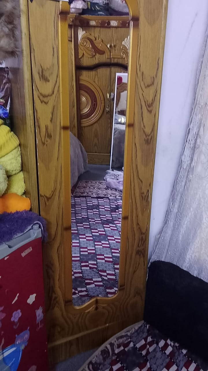 سلام عليكم غرفه صاج مستخدم شي قليل مال عرسان السعر 550  بيه مجال بسيط رقم الهاتف ***********
