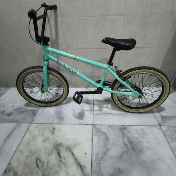 سلام عليكم بايسكل جيتي موديل 17البايسكل ابلادي درجه اوله السعر100 رقم للتواصل *********** مكاني الزعفرانيه
