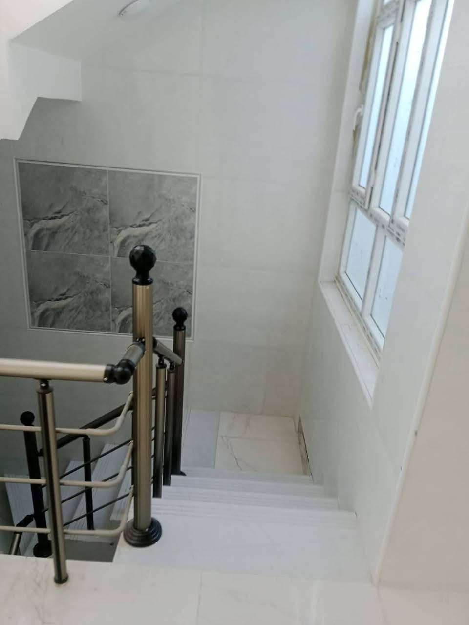 دار للايجــــ🏠ـــــار الموقع حله التاجيـــــــــه  طريق جامعة بابـــــــــــل
(( الـــتـــفـــــاصـــيـــل البـــيـــت))
ـــــــــــــــــــــــــــــــ
100م طابقيــــــــن والبناء جــــــــديد وغير مسگون سـابقا 
ثــــــــلاث غرف نـــــــــــوم
 صالــــــه هـــــــول مطبـــــــــــخ صحيات خارجية وداخليه 
ــــــــــــــــــــــــــــــــــــــــ
💰💸قيمته اللايــــــــــجار// 450//

العنوان حله بل  التاجيـــــــــه  طريق جامعة بابـــــــــــل مقابيل الامام بكر

ــــــــــــــــــــــــــــــــــــــــــــــــــــ_ـــــــ

اكثر ستفسار مراجعه مكتب الجشعمي للعقار $$$

      بإدارة (( احمد الباشه))

☎️    ***********

☎️***********
