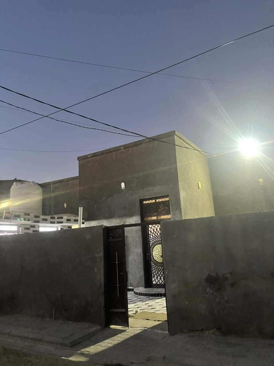 بيت للبيع حي جسوم مساحه 200متر يتكون من غرفتين وصاله ومطبخ وبراني وحمامات 
بناء طابوك وبيه وباطات ارضي ورباط عتب 
للاستفسار الاتصال ع الرقم ***********
او مراجعه المكتب عنوان الخضر الصوب الكبير قرب مجمع ستار مقابل الفلكه @إشارة
