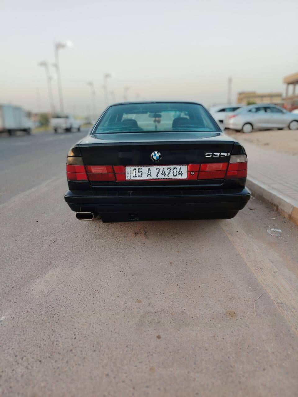 السلام عليكم بي ام 535 المكان واسط /قضاء الصويره  للاستفسار اكثر اتصل وبيك خير وتدلل *********** السيار جاهزة بس  بيهه نقوصات بسيطه وشخوط بالصفحه اليمنى
