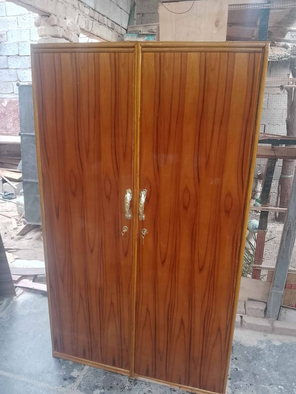 كنتور بابين نظيف طواله 170 والعرظ متر سعرة 120 مكاني ديوانيه حي العسكري. *********** حمزة, القادسية
