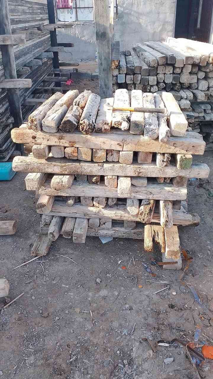 السلام عليكم شباب قالب خشب للبيع 10 مكعب روسي تارزس 25 ما متواجد على الفيس ***********
