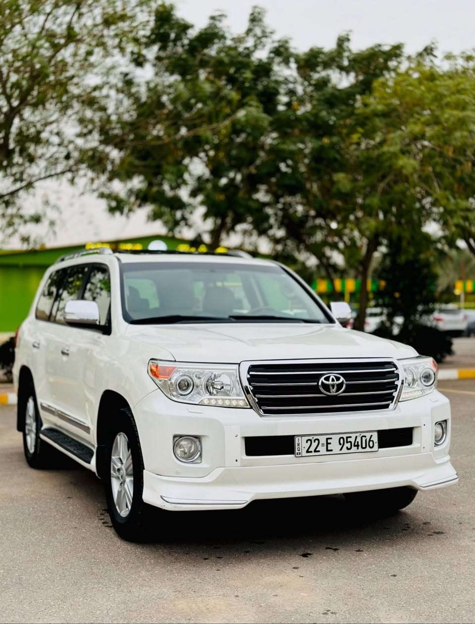 السلام عليكم ♥️ 
لاندكروز 2015 
الفئه : بريم 
حجم المحرك : 6 سلندر  
عدد المسافات 87 الف حقيقي 
——————-
الموصفات 
*شاشه 
*مري شفط 
* بصمه ابواب 
*كامرا خلفيه 
* طفايه 
*زراك لايت 
*حساسات خلفيه + اماميه 
* ثلاجه 
* كشنات 3 حركات 
* دوسات ليزريه 
* 8 ايرباكات 
* 3 قطع تبريد 
___ 
السياره بيها ملاحضه كلير بجاملغ لخلفي فقط وباقي كفاله سونار موجود بيها  
السياره نضيفه كلش 
السعر 405 وبيها مجال 
مكان السياره بابل 
***********
