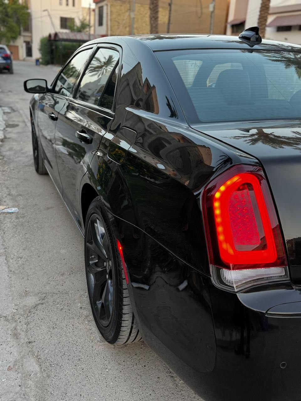 السلام عليكم اوباما كرايسلر 300 S  فوول مواصفات 1/1 وارد امريكي شبه الكلين
مكفوله كفاله عامه من الصبغ والبارد والشخوط حتى الدعاميات  حادثه رصعه بلجاملغ الامامي الايسر وبدلته صور الحادث بلمنشور مواصفات بانوراما دمامات كير ماوس مكينه 6سلندر ويل جبير وبعد بيه هواي مواصفات سياره جديده بمعنى الكلمة ماشية 44الف ميل رقم اربيل بأسمي تحويل مباشر عنوان شارع فلسطين السعر 298 وبيه مجال هـ***********
