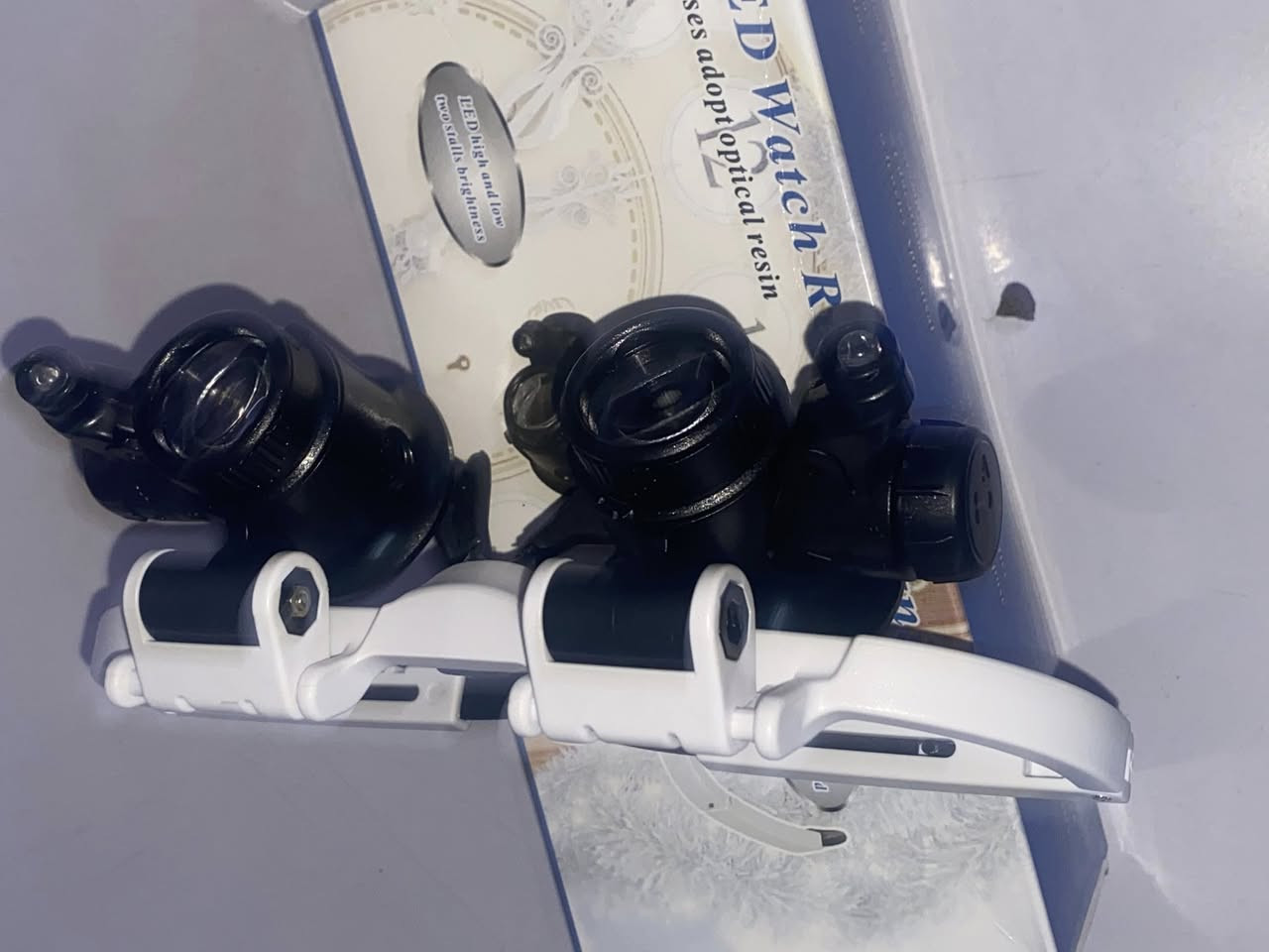 نظارة تصليح الكترونيات مع فلاش متوفر ٤ قطع متوفر مراسلة خاص او رقم ميسان متوفر توصيل *********** واتساب
