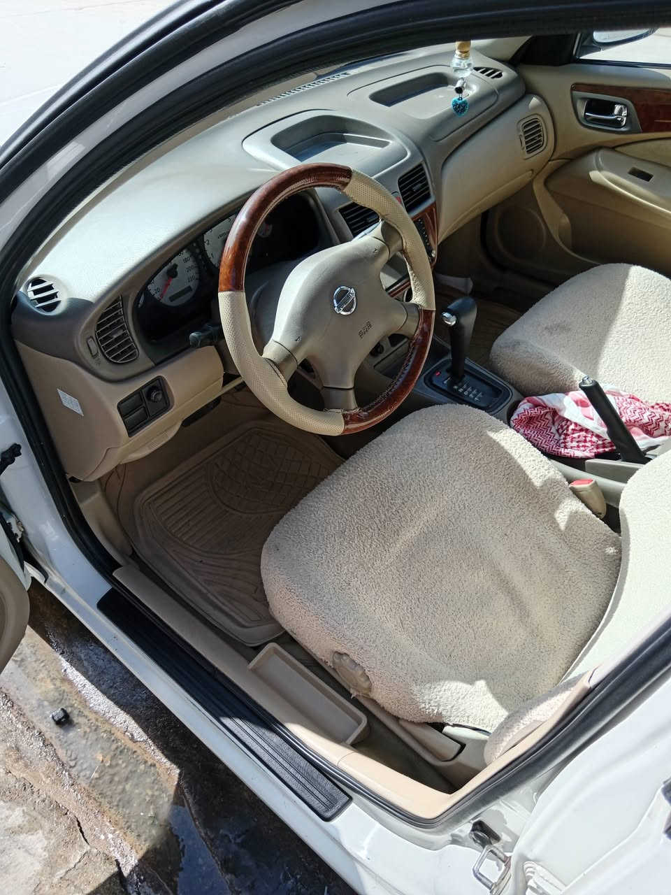 سلام عليكم نيسان 2010 دخل صاج محرك ابيض بدون صباغ سنويا 30 بطاقه بنزين بيه رقم كركوك ***********
