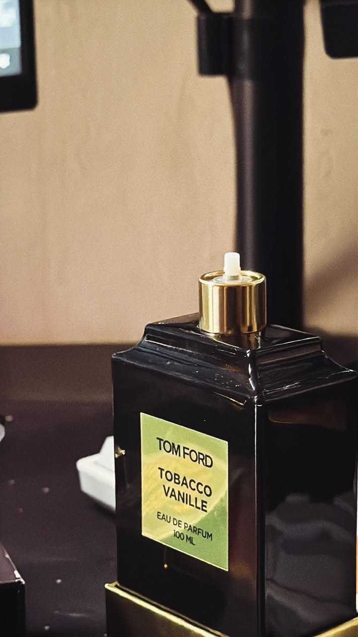 الله بالخير ع الجميع 
ثلاث عطور مستخدمات للبيع 
Tom ford tobacco vanilla 100ml 
مستخدم 15ml الى 20ml 
السعر المطلوب 
350 الف
Tom ford oud wood ￼￼50ml 
مستخدم عشر بخات لتجربه 
بدون علبه
السعر المطلوب 
265 الف
Cucci cuilty elixir 60ml 
مستخدم ثلاث بخات 
بدون علبه
السعر المطلوب 
125 الف


**إذا كنت صاحب هذا الإعلان وتريد حذفه لأي سبب، رجاءا أرسل رسالة إلى الدعم الفني**