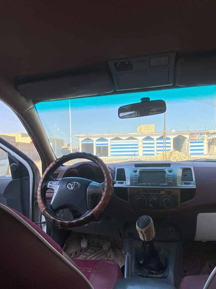 السلام عليكم
هايلوكس موديل 2014 كويتي شاص 19

بيها تبديل جاملق الايسر فقط كما موضح في الصوره

كير عادي
...
كامله للاخير من الحدادية والتبريد والتدفئه مابيها اي
نقص
رقم ميسان بأسمي تحويل مباشر
السعر 180$ ورقه وبيها مجال
مكان ذي قار الناصرية
للاستفسار الاتصال على الرقم ***********
