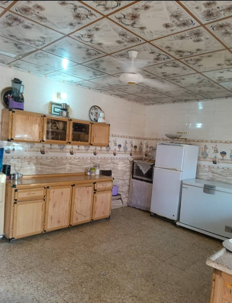 دار سكن للبيع...ملك صرف التسجيل العقاري/الزهور وپأسمي وشرط التحويل
المكان/حي سومر(بالبداية وقريب من مطعم سومر ...)...طابق ونصف
المساحة/٢٠٠م
المشتملات/
الطابق الاول/ غرفتين نوم +غرفة استقبال+هول+مطبخ+w.cوحمام وw.cخارجي
الطابق الثاني/غرفتين نوم+هول+w.c وحمام
ملاحظة /قريب من السوق ب٤٠م والمحلات واصلة أمام البيت وبجواره.
السعر/٢٠٠٠٠٠٠٠٠مائتان مليون دينار


**إذا كنت صاحب هذا الإعلان وتريد حذفه لأي سبب، رجاءا أرسل رسالة إلى الدعم الفني**