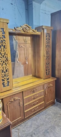 غرفة ٥ باب • شغل ثقيل • قليلة الاستعمال