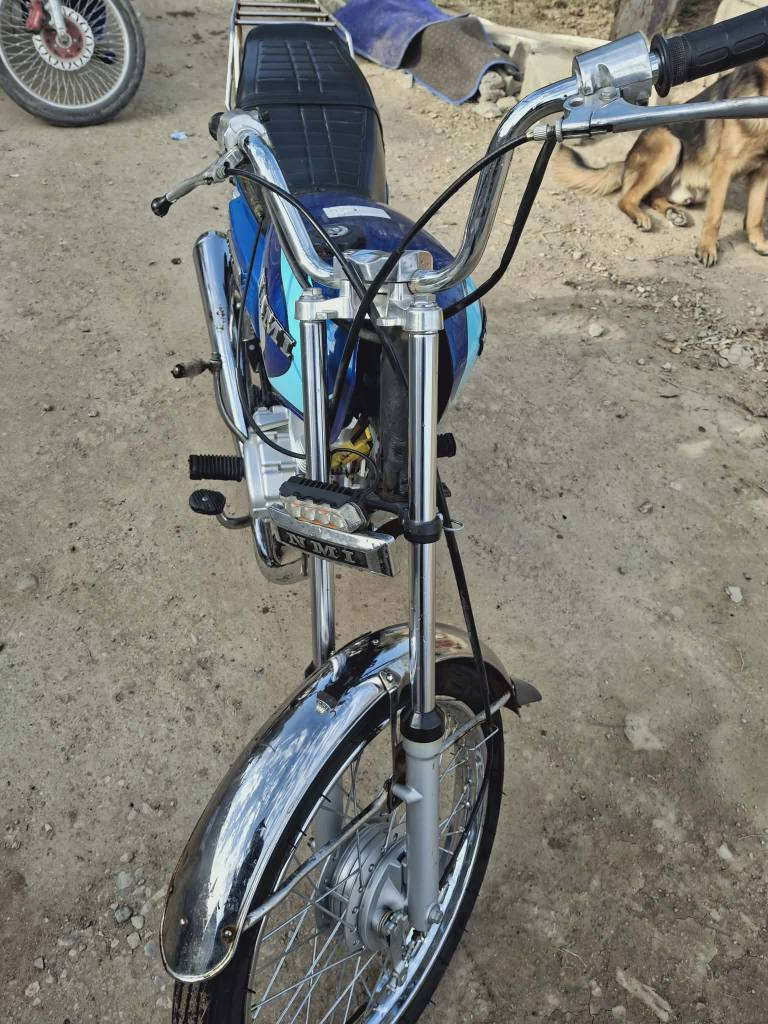 السلام عليكم..
نامه (شلامچه)
 محرك ٢٣ شاصي ١٢
دراجه مكفوله فقط مبدل بيها ولفات
ضفيرة جديده 
باتري جديد
صفاحيات جديدة
تانكي وكشن جديد 
زوج تايرات جدد 
عوزها فقط (دشبول  وماصده اماميه )
دراجه تترحملي وره متاخذها 
للعلم الدراجه رقم وسنوية باقي فقط استلامهن 
تروح احولها بسمك مباشر وتستلم سنويتك واللوحه وترجع 
.......
الدراجه معروضه 
950الف$
قابله للتفاوض 
ه‍ـ ***********
ودمتم سالمين .
