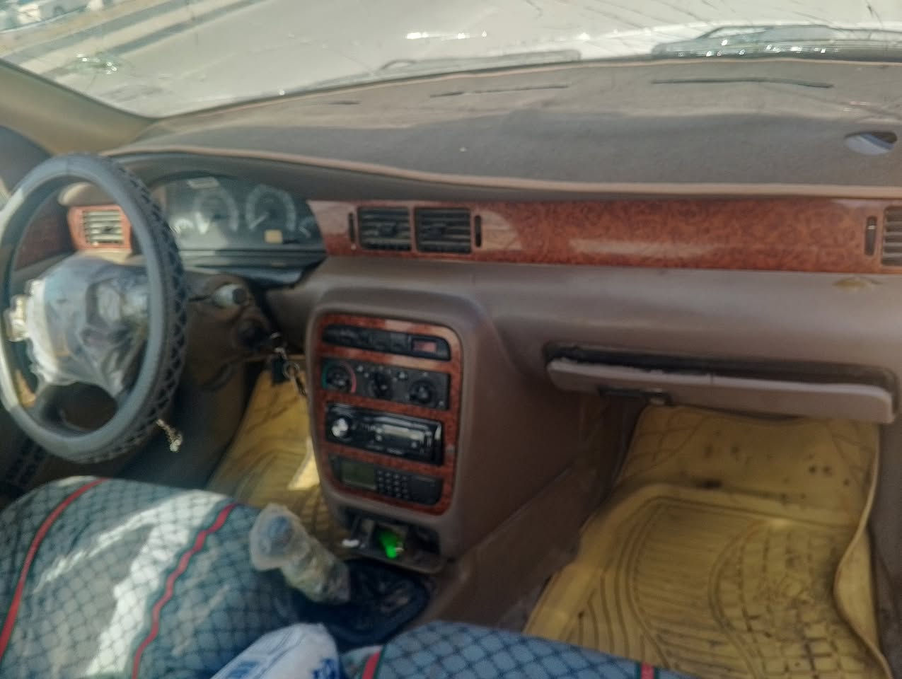 السلام عليكم سمند مديل 12 السيارة سنويتهه ضايعه او كامله معاملتهه السياره امصفره باقيه بس على التحويل الكهربيات شغاله كلهه التبريد واكف او باقي السياره شوفت عين الجامه طار البنيد عليهه او كسرهه السعر 17 او بيهه مجال لطيبين مكان السيارة البصره الحيانيه اكبال المعارض الجديده ***********
