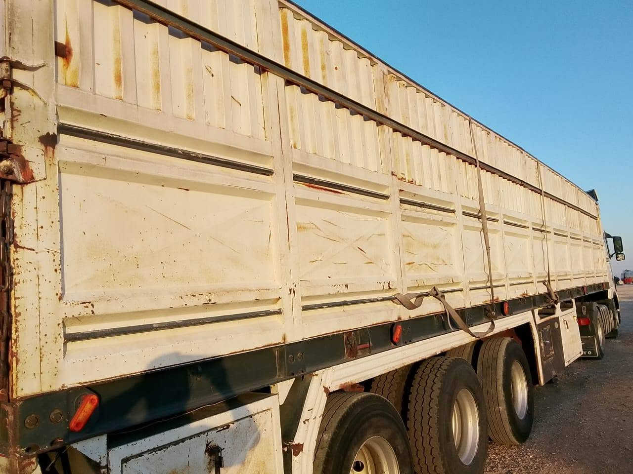 البيع عربانه محلي بدون طاير شاسي بدون رقم السعر خاص *********** ***********

