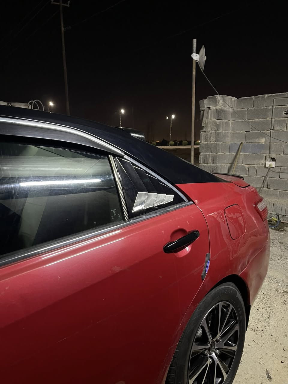 كامري 2007 محدث 2011 أمريكي رقم بغداد باسمي تحويل ثاني يوم حادثها جاملغين  وبنيد بدون دواخل 
والباقي بيه مكفول وبيه مبدل أبيعك احزام  قماره بيها جراد 
مواصفات تحكم ستيرن كشن كهرباء 
حداديه جديده  محرك 2400//4سلندر 
لايتات زنون تبديل غرفه داخليه عامه نشره لد داخليه اصليه دمامات سماعه عازل حراري عازل صوت كامل داير سياره يعني وحيف ماكو شاشات خلفيه كار بلي شاشه اماميه 
ويل كب رياضي اصلي وكاله 
تايرات جديده اصليه تبديل غرفه داخليه كامله كشنات ارضيه سقف موضح بالفيديو 
محرك گير مكفول منظومه ماء جديده مرواح جديده سياره كامله متعوب عليها مال جناي 
ما تصرف عليها ربع 
السعر85 مجال مكاني  فلوجه او بغداد حي الجامعه***********ملاحظه/ابيع حزام حزام حزام رقم بغداد بأسمي تحويل ثاني يوم
