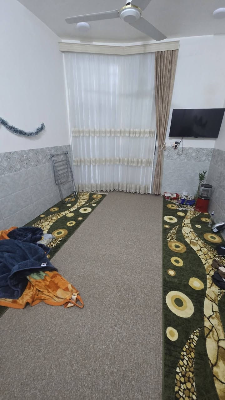 سلام عليكم بيع مستعجل  بيت ١٠٠متر طابوسند ٢٥طابق واحد بناء ٢٠٢٤ بيه كافه الخدمات مي كهرباء مجاري كربلاء رابط الزبيليه مجمع السفيرسعرة ٧٥ اوبيه مجال قليل حتى اقصاد يرهم اتصل وتدلل *********** ***********
