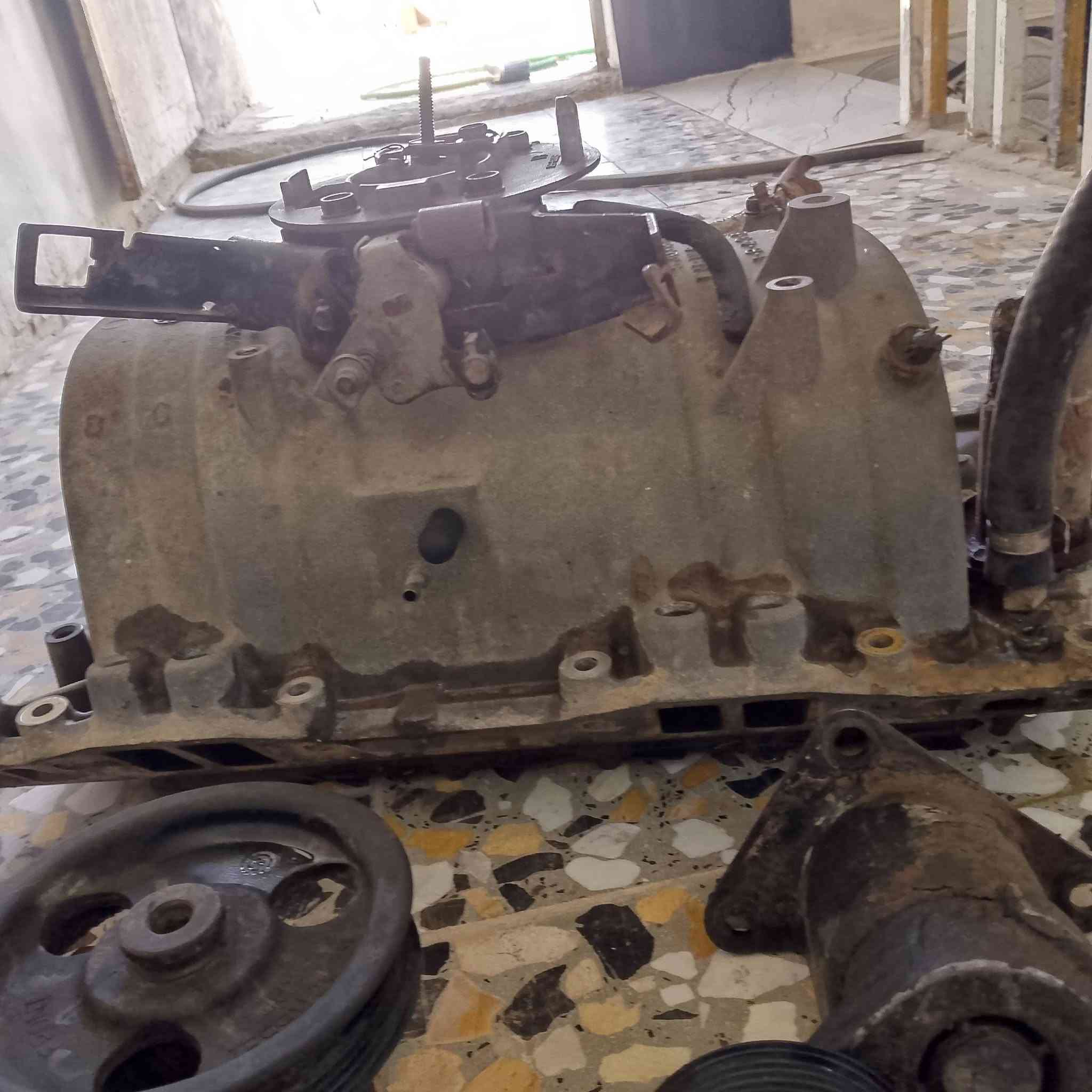 السلام عليكم غراض سيارة جيب شيروكي كراند موديل 95 جدد مال حاوية الاتصال ***********
