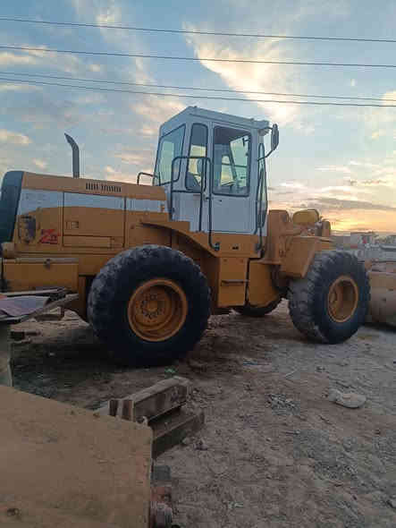 سلام عليكم كاوسكي 65 موديل 1998 مكينه ازوزه 6سلندر 
شفل جاهز كبل للشغل وحاليا يشتغل بمشروع مجاري 
***********
***********
