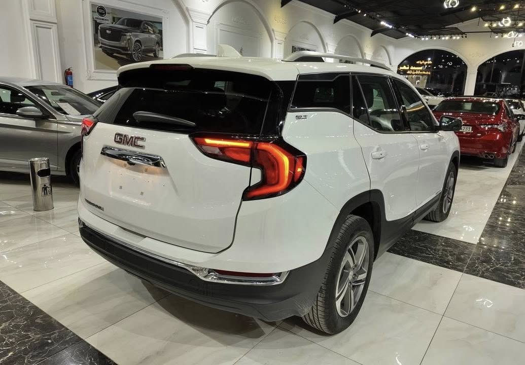 GMC TERRAIN SLT - 2021 ✅ #سعر-مناسب-بلاش🔥🔥✅✅ 

 رقم اربيل جاهز ☄️
عربى/کوردی
جي ام سي
تيراين, SLT, 2021
عدد الأميال : 49,000 ميل
ضرر: 2 قطعة 
سلندر: 4 سلندر
محرک: 1.5
السعر / 14,700$ 🔥
الكاميرا الخلفية - التحكم على المنحدرات - بصمة - مثبت السرعة - شاشة - 6 وسادة هوائية - مصابيح زينون الأمامية - المصابيح الأمامية ليد - أبل كاربلاي - كشافات ضباب

العنوان: اربيل  -  شركة فانسي كارس
   شارع  ١٠٠م مقابل كورد نفت

☎️-0750-511-05-05
☎️-0776-511-05-05

**********
جی ئێم سی
تیرەین, SLT, 2021
ماوەی ڕۆیشتن : 85,000 كم
بۆیاغ: 2 پارچە
پستۆن: 4 پستۆن
بزوێنەر: 1.5
 نرخ / 14,700 $🔥 
کامێرای دواوە - ڕاگری نشێوی - بەسمە - دیاریکرنی خێرایی - شاشە - 6 پەڕەشووت - لایتی پێشەوەی زینۆن - لایتی پێشەوەی لید - ئەپڵ کارپلەی - بلاجکتۆر
Rear Camera - Hill Holder - Keyless Entry - Cruise Control - Screen - 6 Airbags - Xenon Headlights - LED Headlights - Apple Carplay - Fog Lamp
العنوان: اربيل  -  شركة فانسي كارس
   شارع  ١٠٠م مقابل كورد نفت

☎️-0750-511-05-05
☎️-0776-511-05-05
