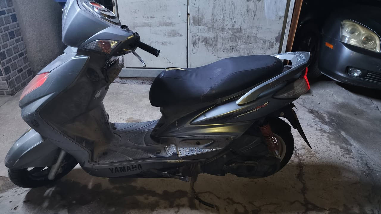 دراجة سكنس فحل نوزل للبيع نضيفة كلش مكينة كلجات ممفتوح بيها برغي بلادية السعر 750 ألف قرب جامع النداء تشتري اتصل ***********
