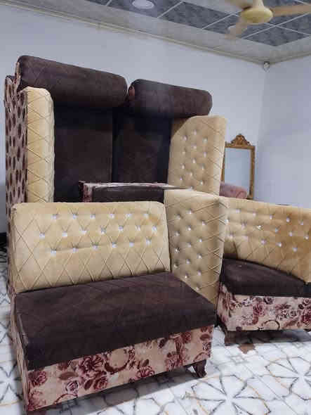 ديوان 7 متر 11نفر شرط النضافة مثل الصور تفصال قفل 200مع توصيل مجاني داخل كركوك ***********
