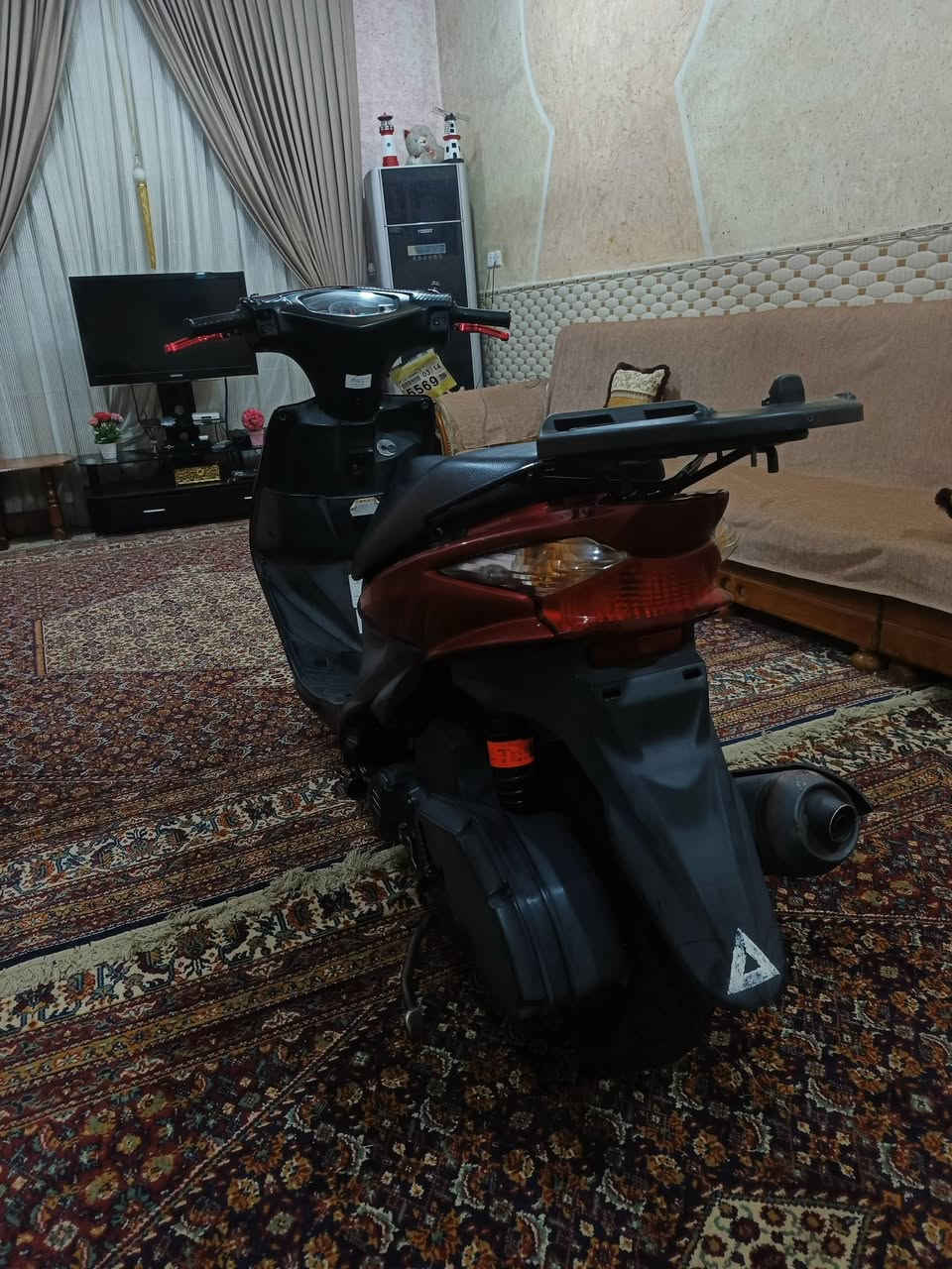 السلام عليكم دراجة ادرس حديث ياباني للبيع  الدراجة نازلة من الرمبة صارلهة شهر مكفولة كفالة عامة ما عدا الكفر مصبوغ للجمالية مكاني كوت منطقة الحاوي اي استفسار اتصل عل رقم ***********
